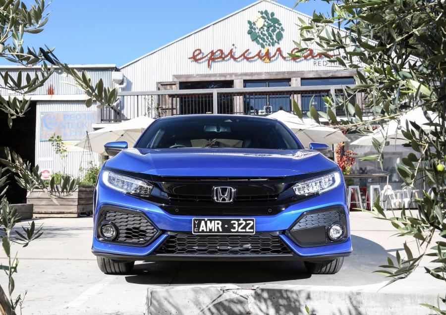  Honda Civic VTi-LX Hatchback 2017 года  (AU) (фото 23 из 40)